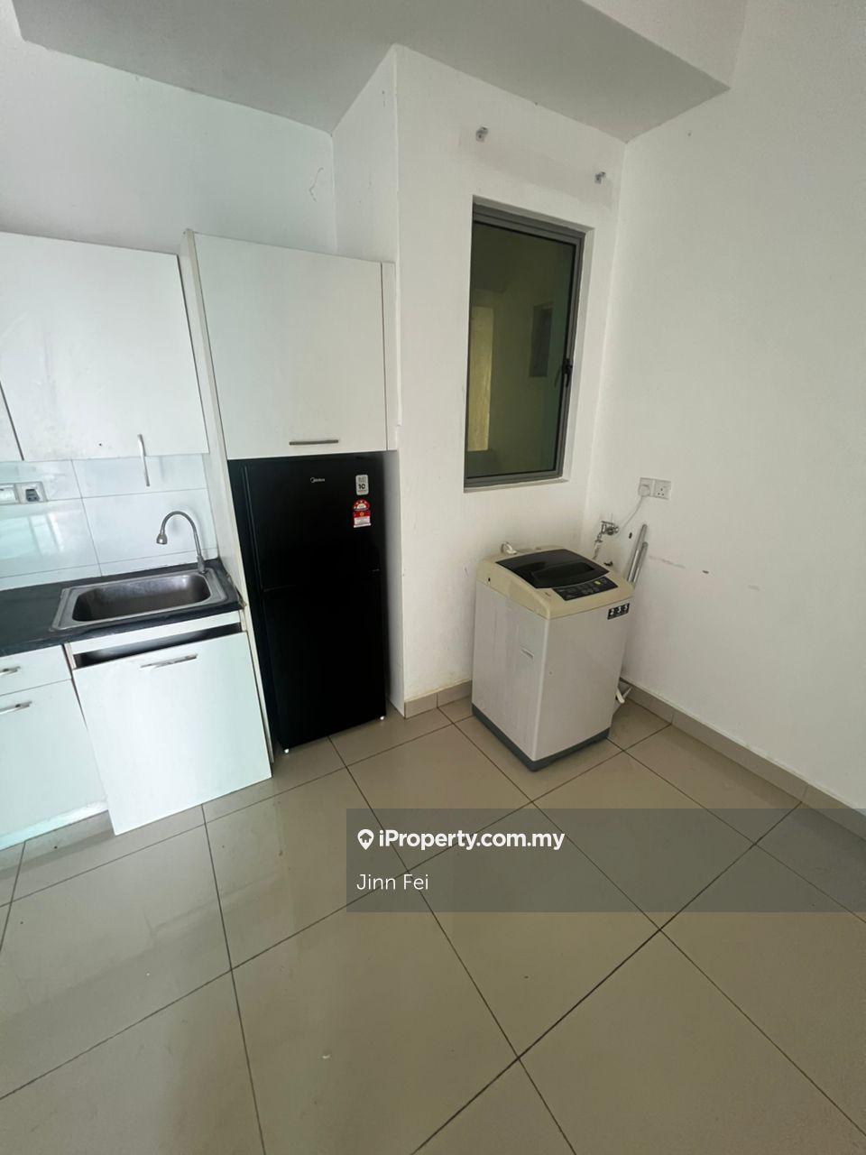 Cyberjaya 2rooms 2baths partly furnished for rent now!!