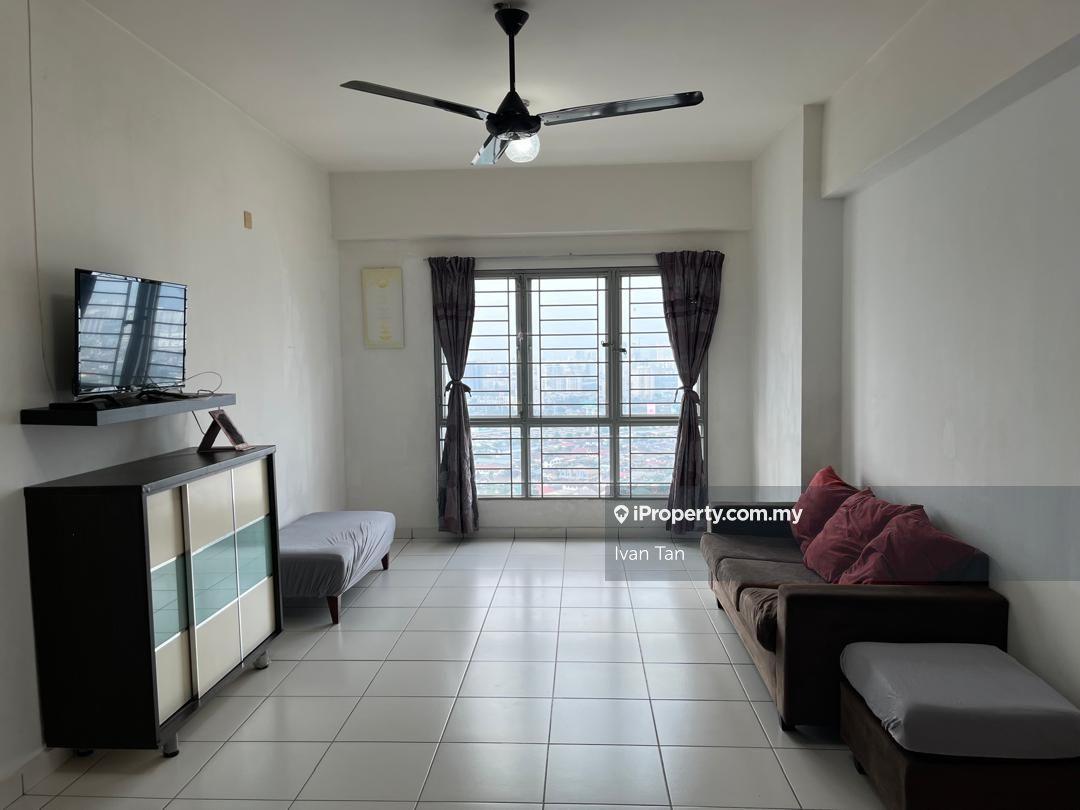 Axis Residence Condominium for Sale High Floor