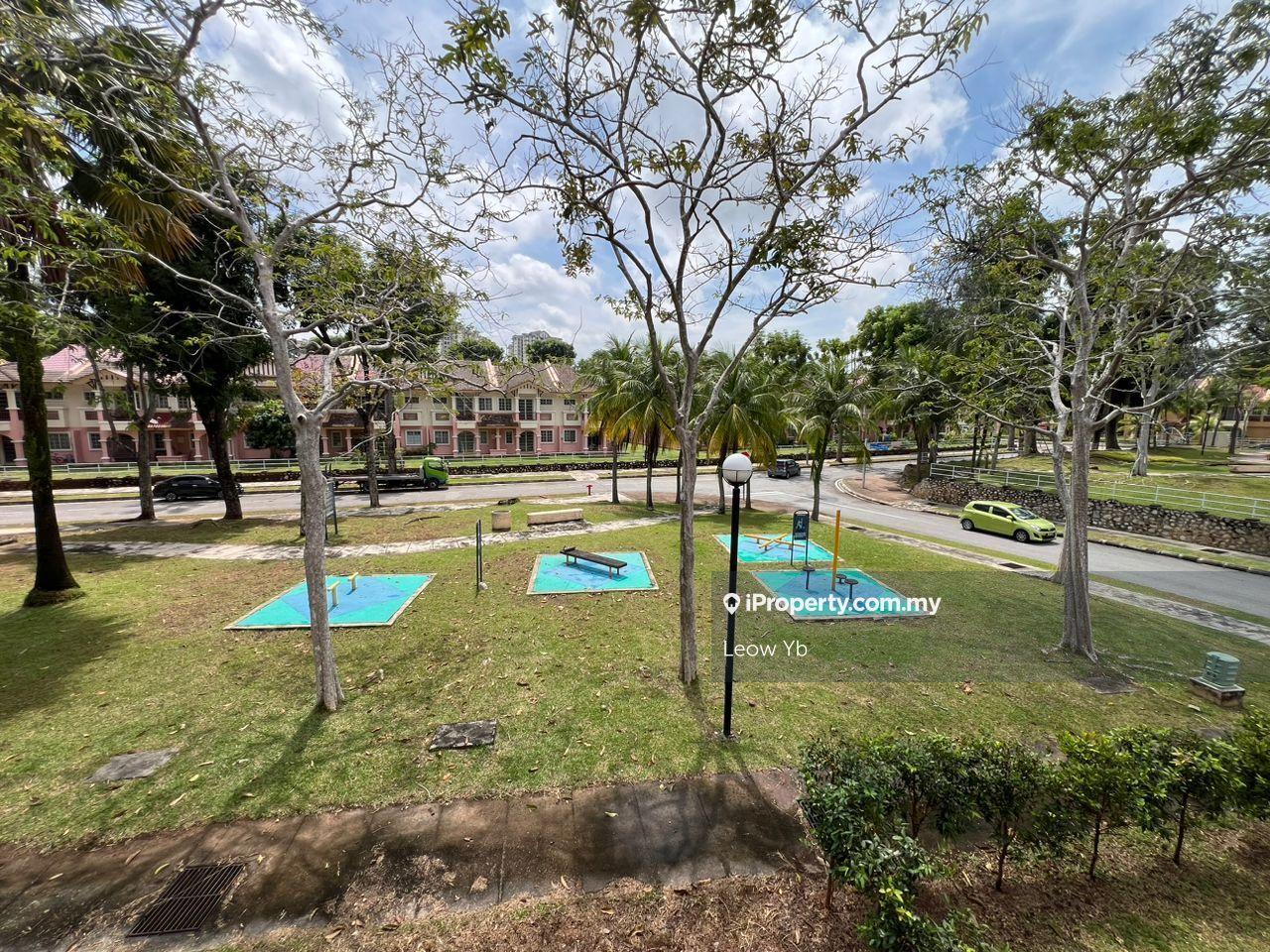 Facing Taman Presint 9 Intermediate Nice Neighbourhood