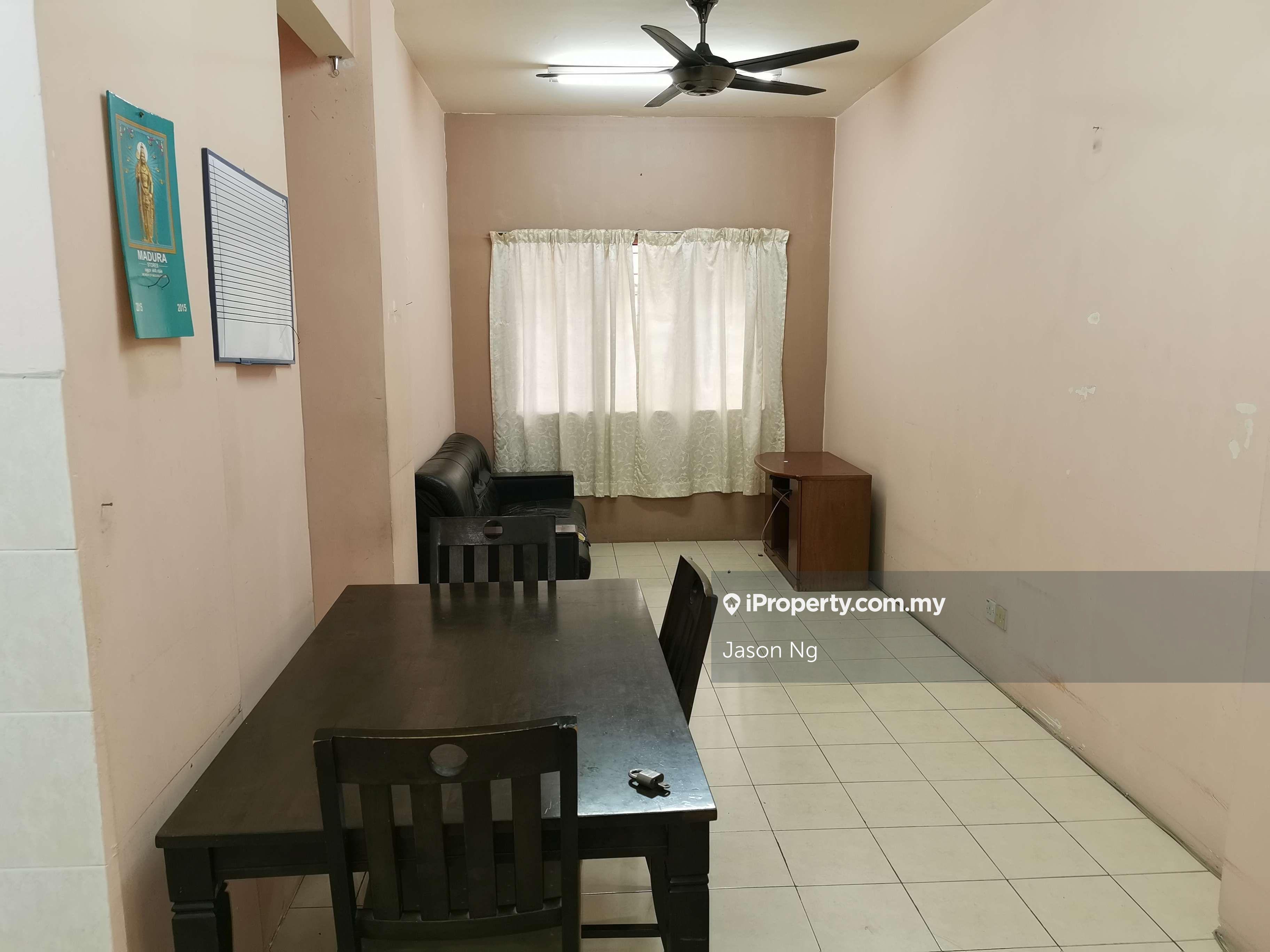 Low Floor End Lot Basic unit 1-Car Park Freehold