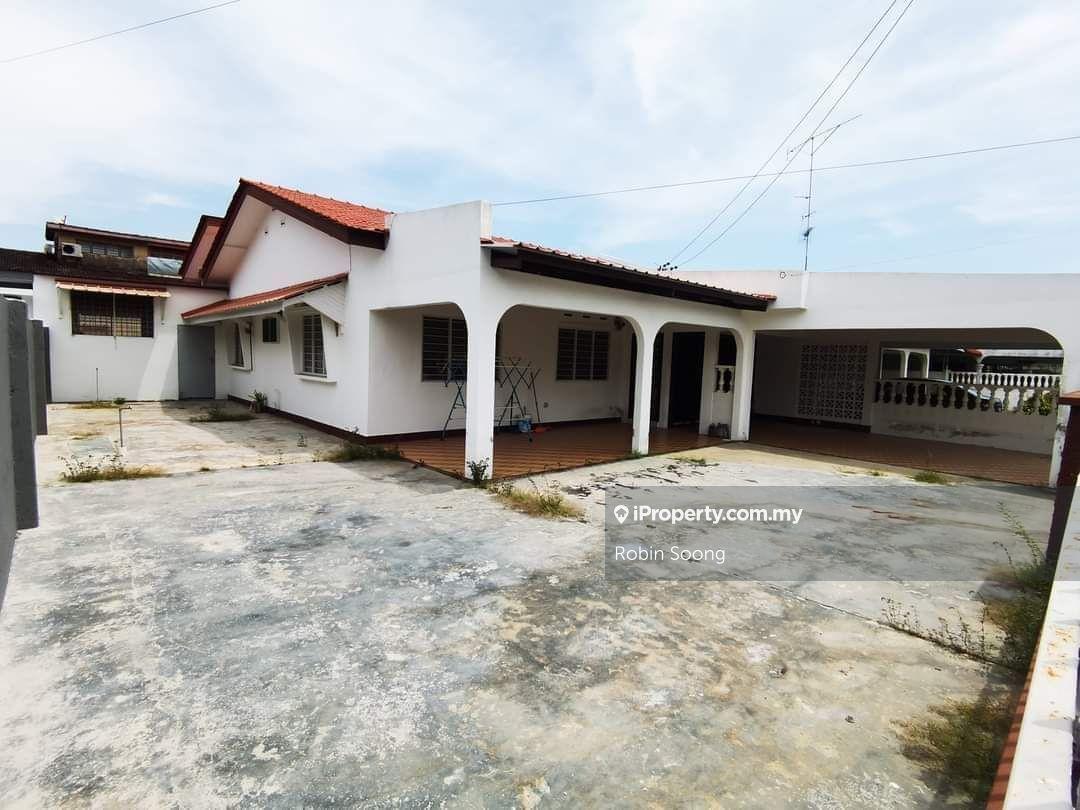 Freehold 1 Storey Semi D in Ujong Pasir/Banda Hilir