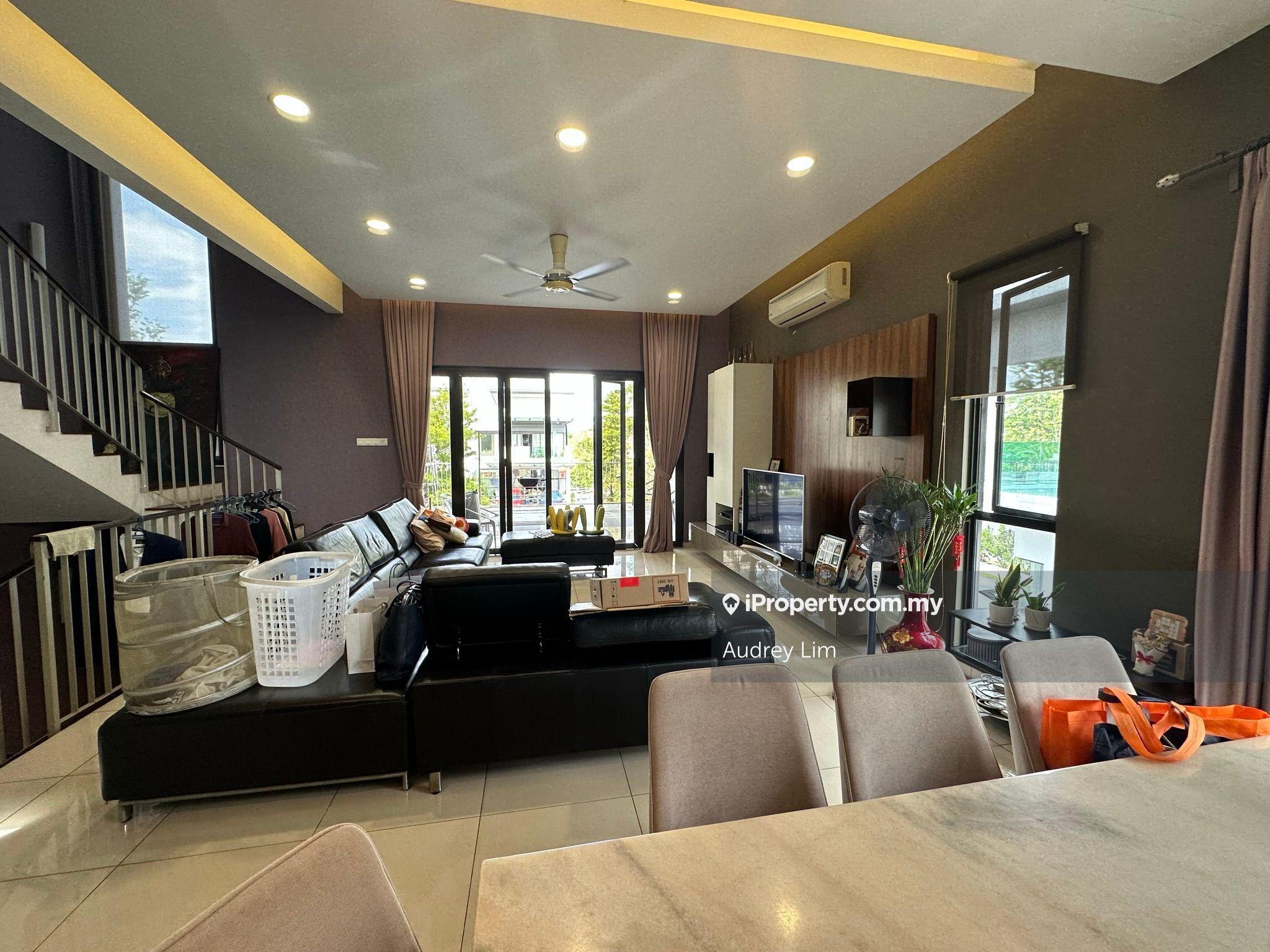 Semi-D house for Sale