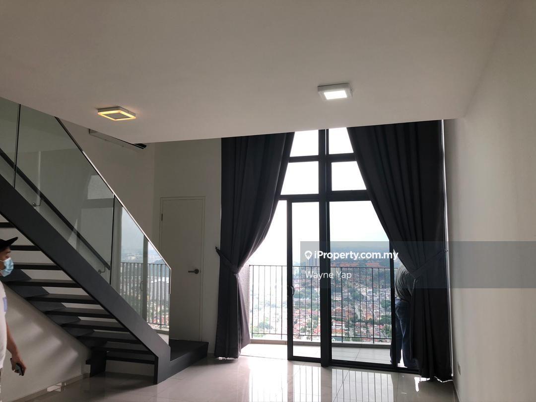 Highest Floor Unit With Balcony!! Open View!! Welcome Viewing!!