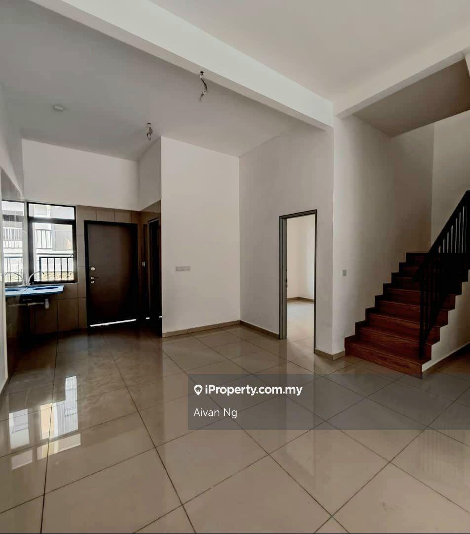 2 Storey Terrace House Brand New Unit & Gated Guarded