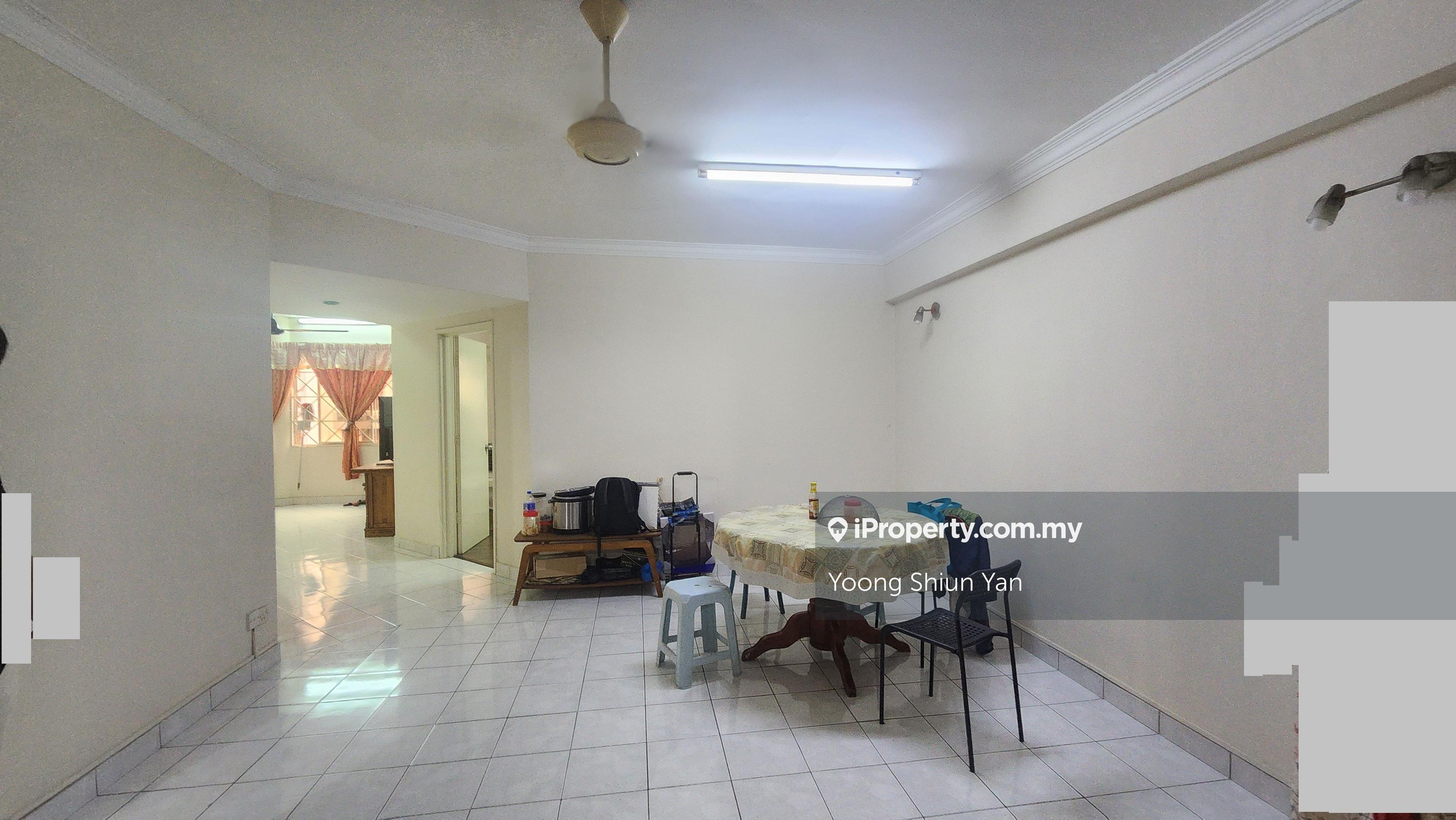 Low floor, Good Condition Unit @ Kelana Dputera Condo