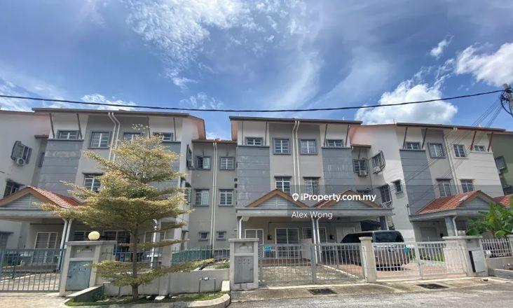 Good Condition Unit For Sale or Investment.