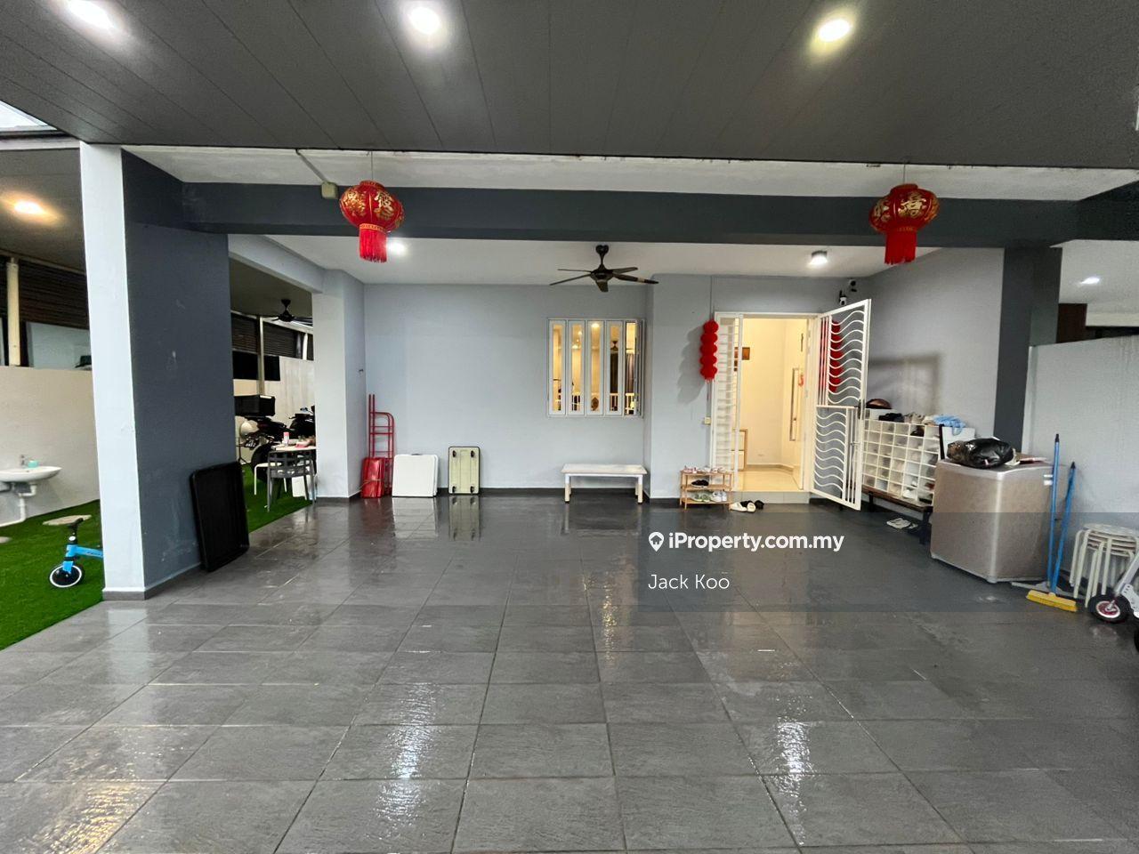 Setia Tropika Cluster House Renovated Condition