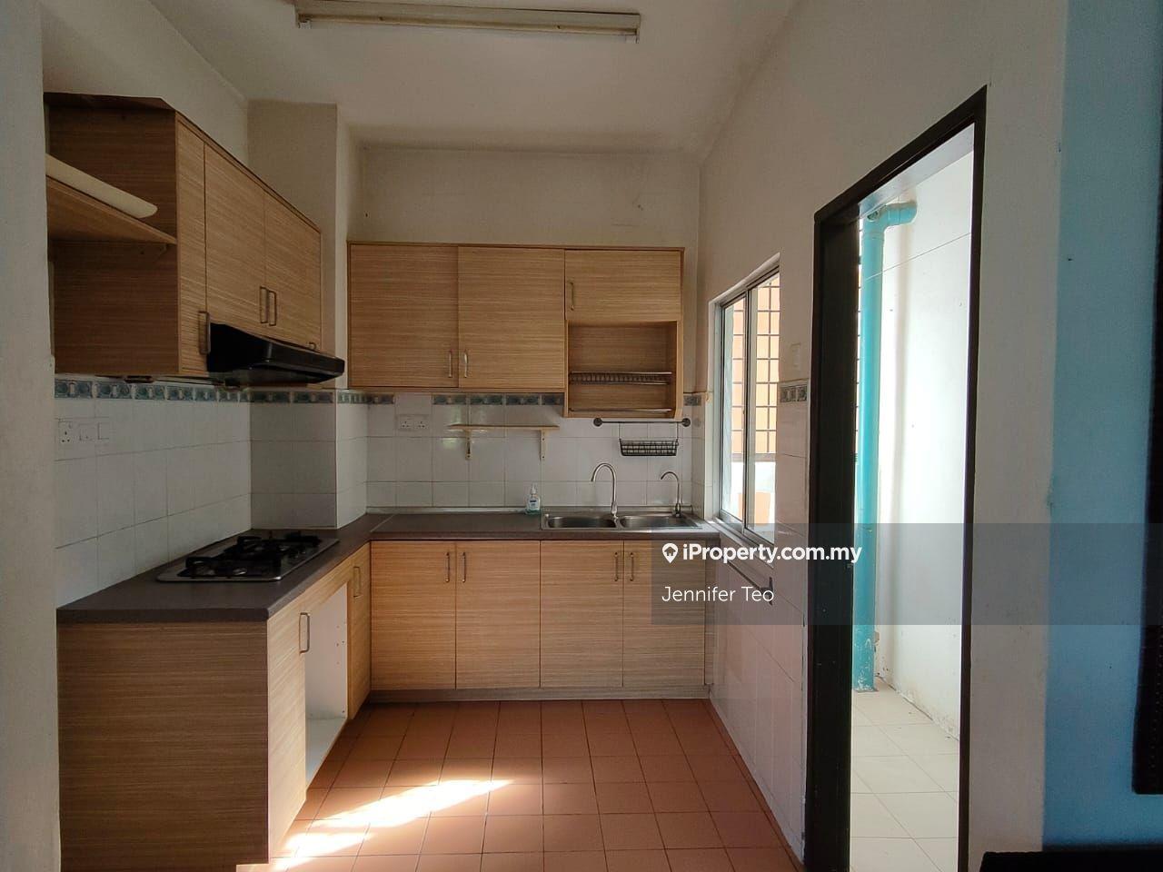 Close to amenities, well kept, easy access to Federal Highway, NKVE