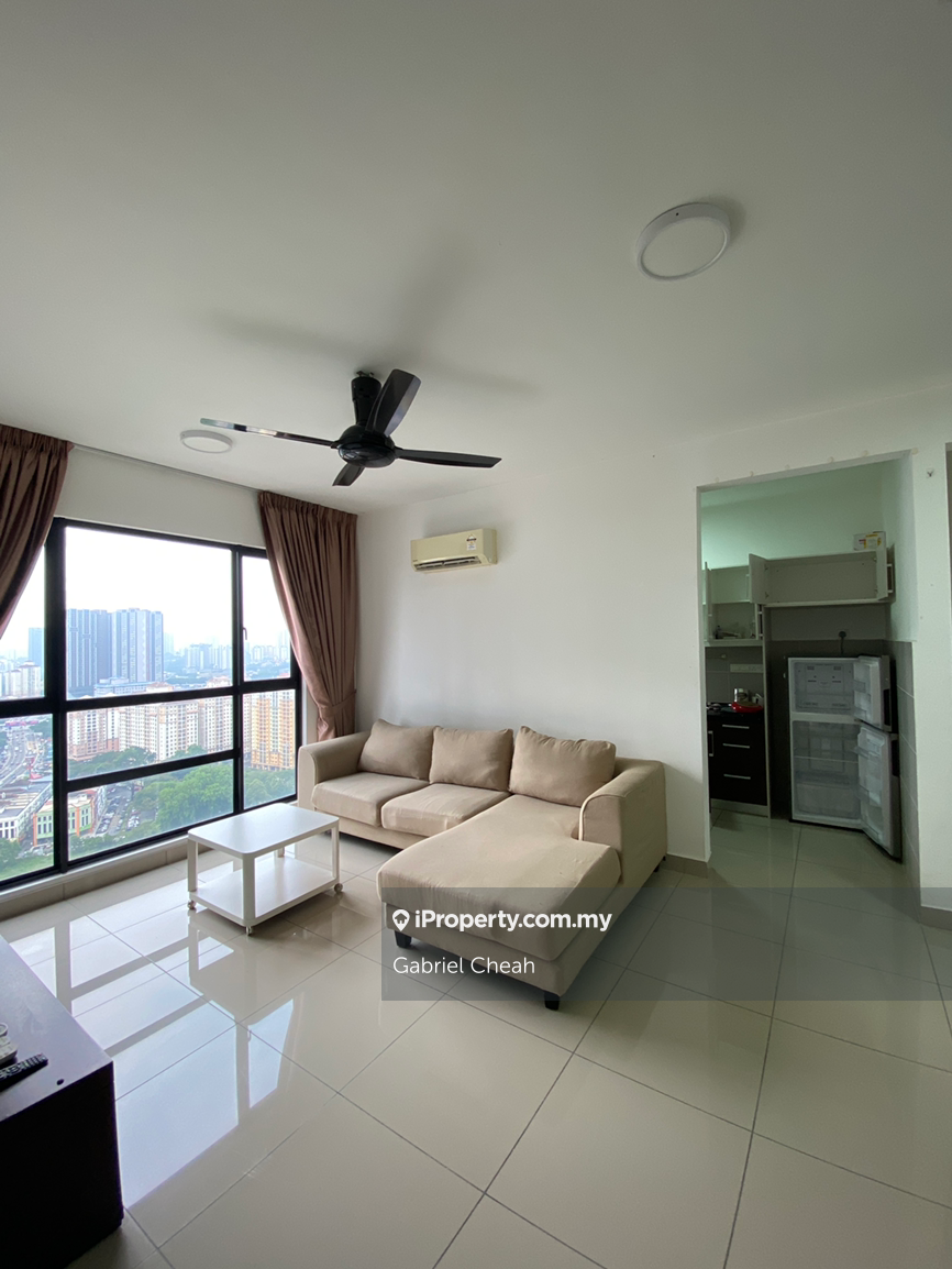Nice and clean unit available for rent!