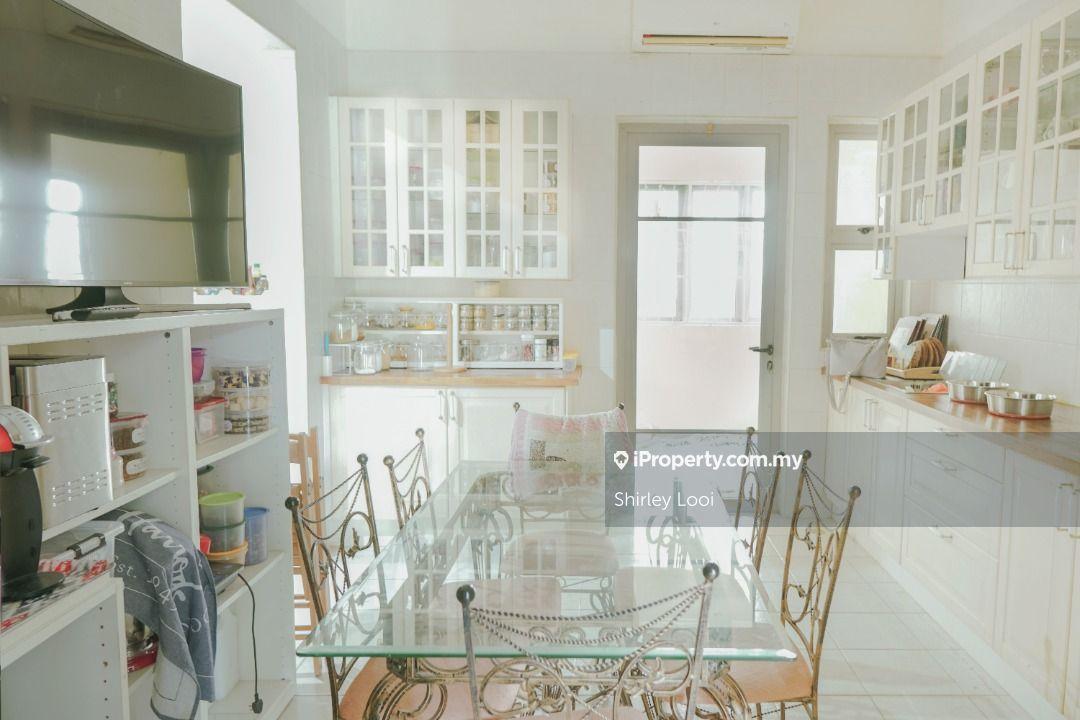 Semi-D house for Sale
