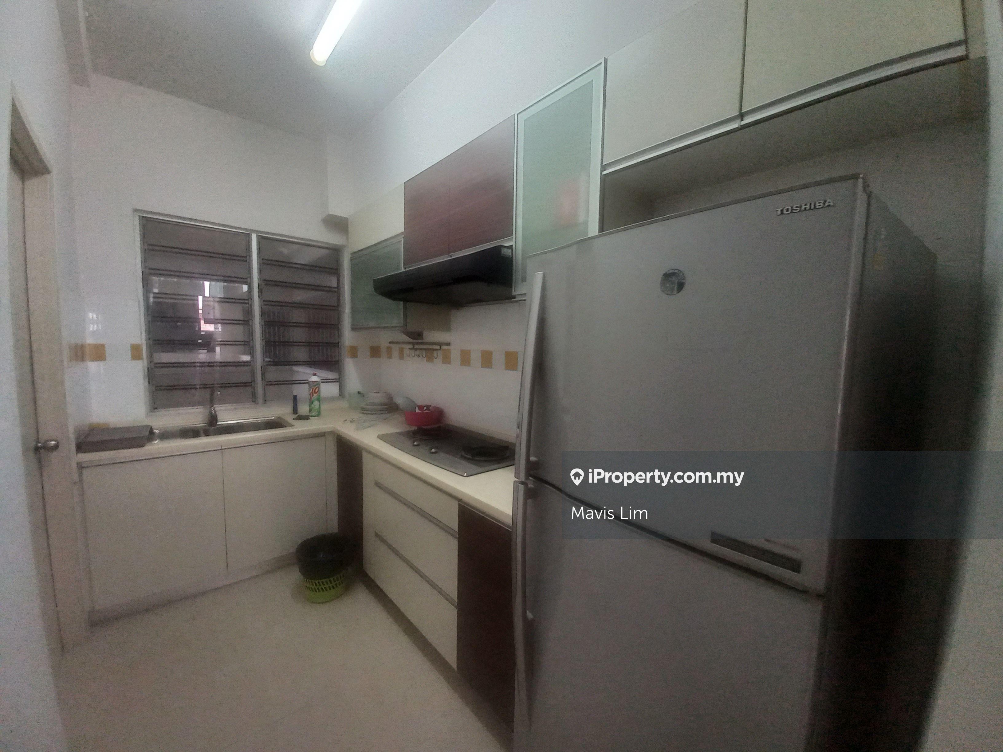 Town centre condo near sea for sale, furnished,  move in condition 