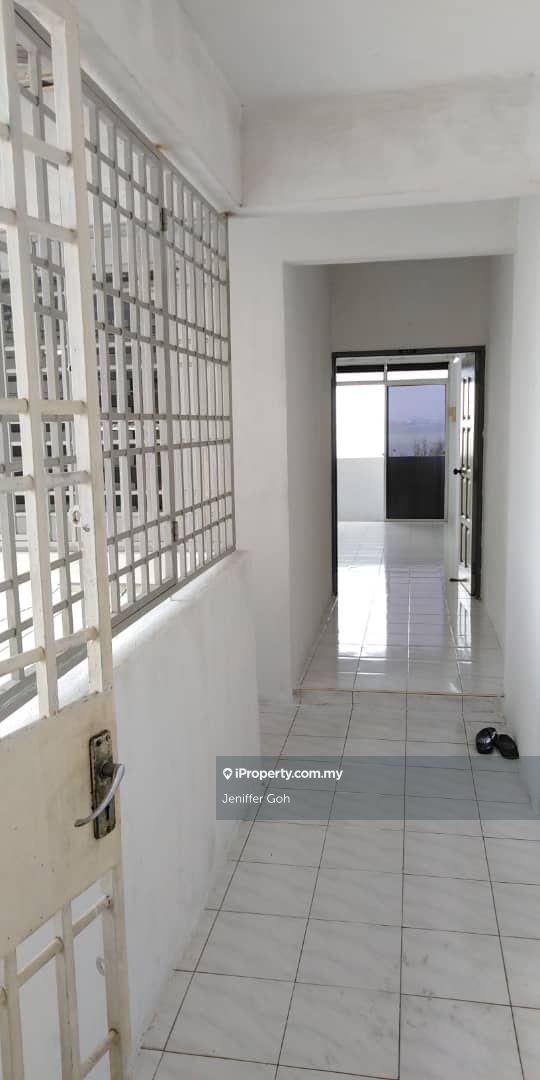 Sinar Bukit Dumbar corner lot