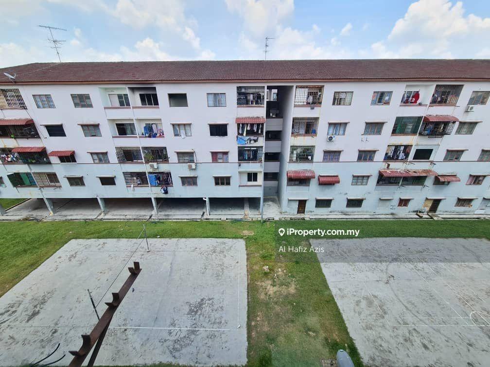 Nice Environment Flat at Bandar Seri Alam