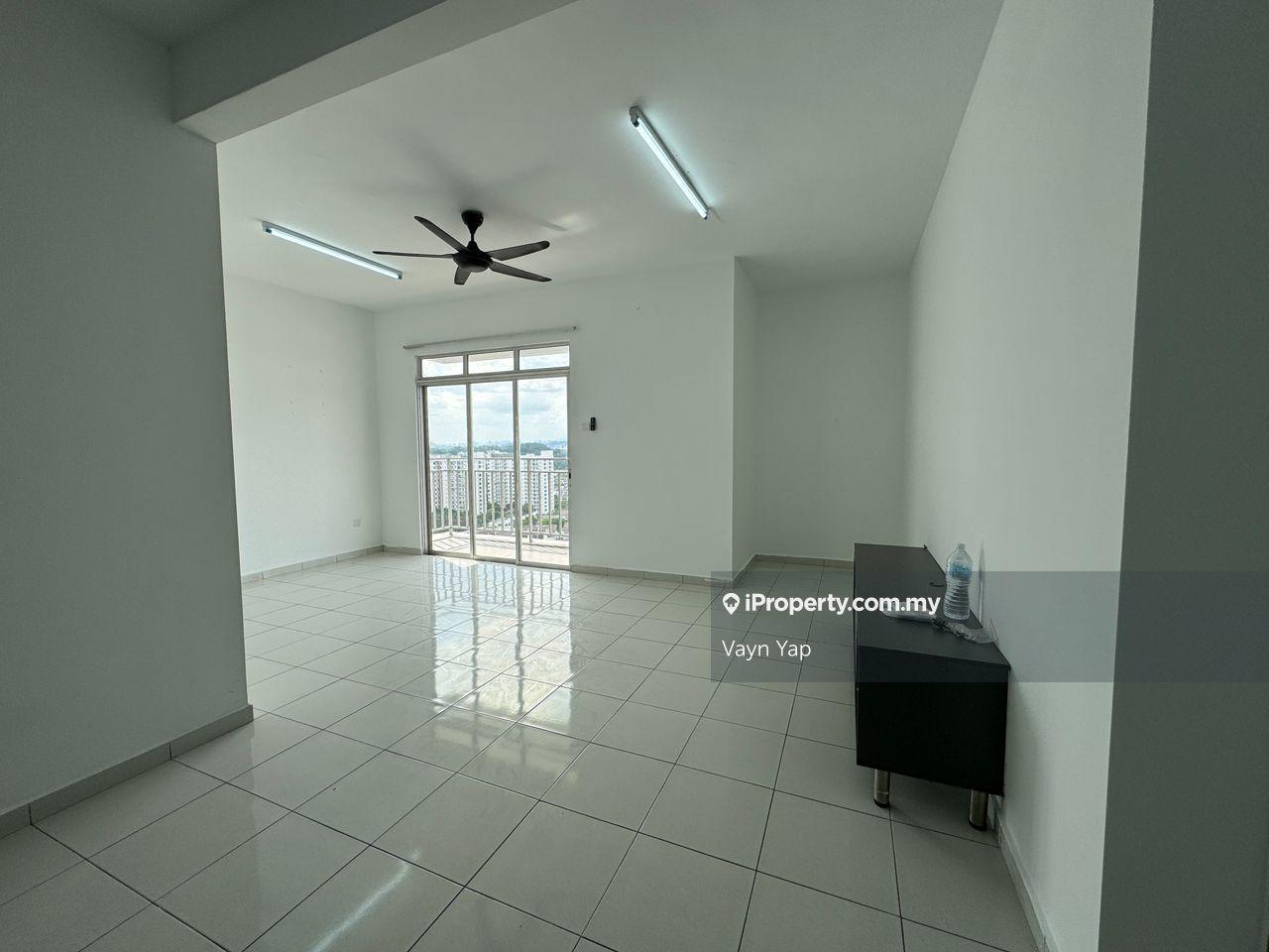 Partly furnished 3b3r near jade square, ready to move in