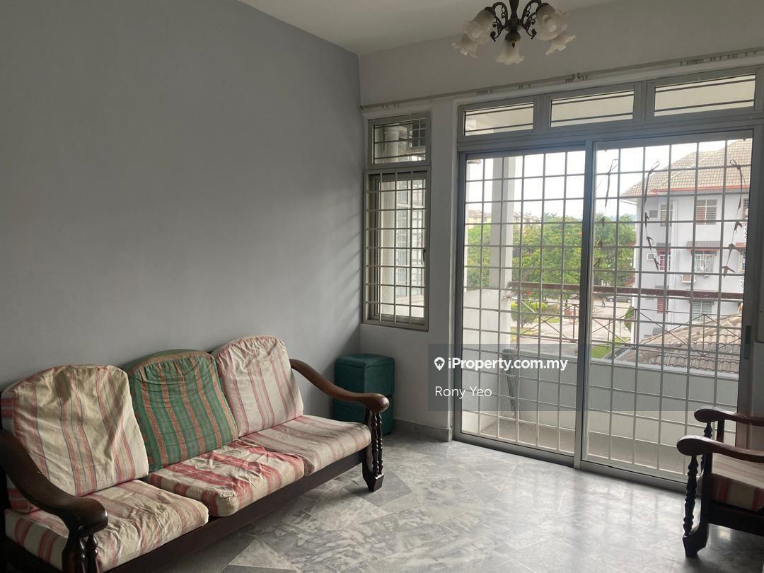 Kesuma Apartment Partial Furnished Freehold 900sqft For Sale !!