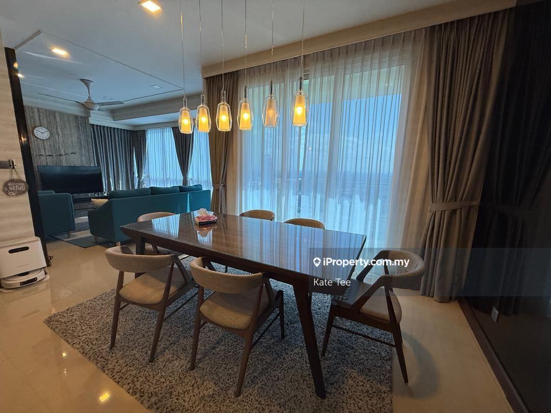 Puteri Cove Residence