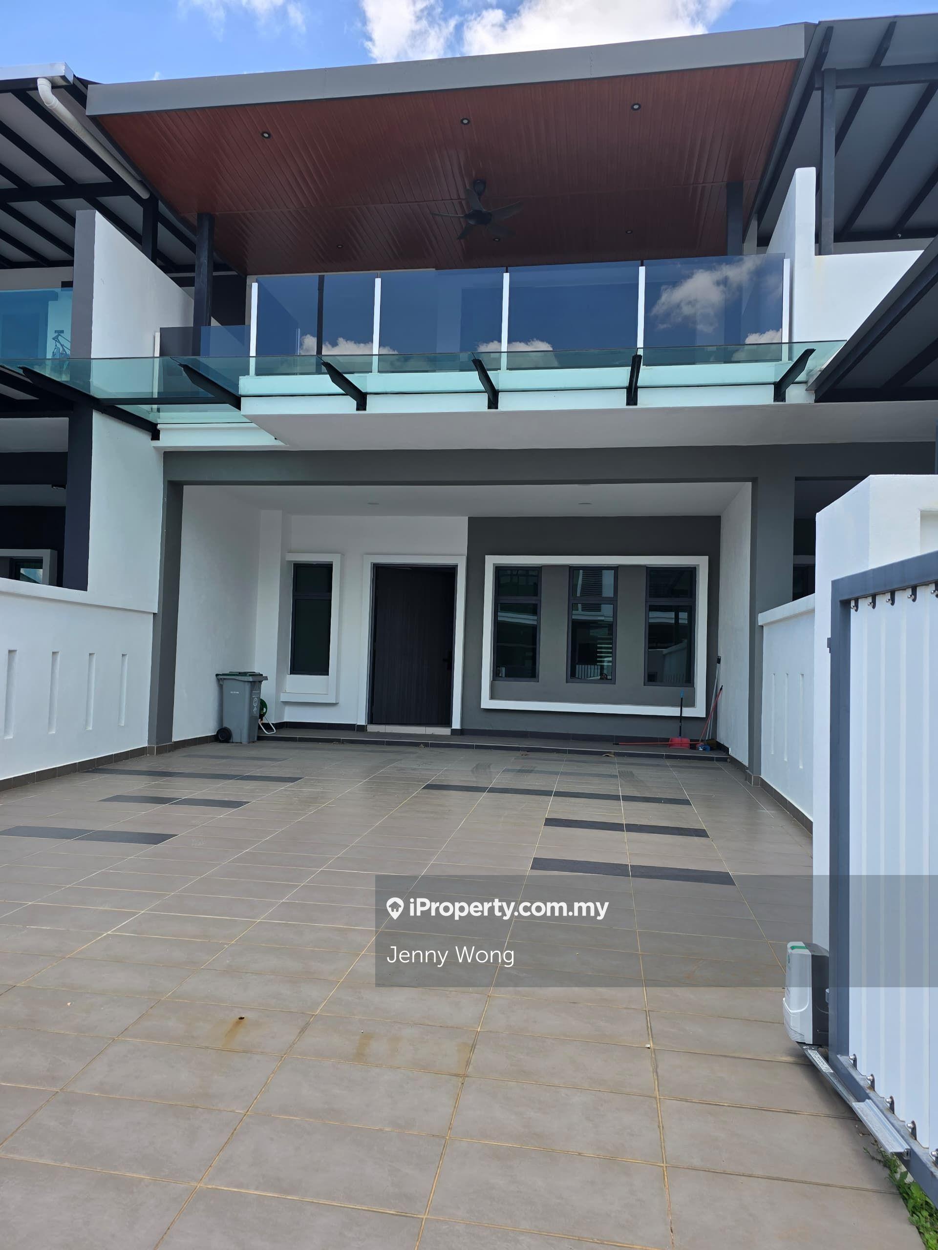 Forest Heights board hill double storey linkhouse