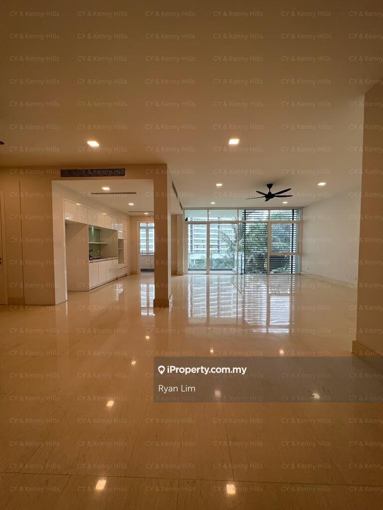 Freehold, Luxury Condo