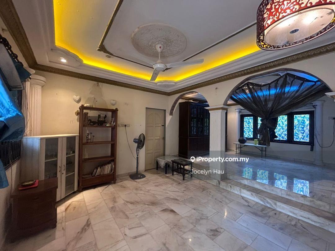 Jalan Mariamah, Kampung Baharu Johor Bahru Town Area Bungalow For Sale