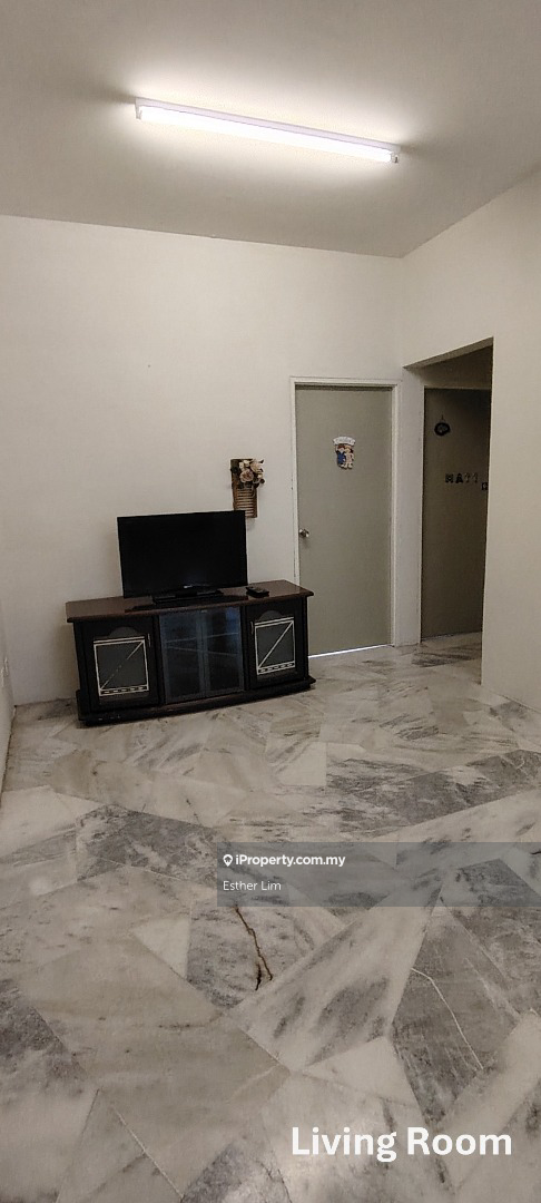 Grandview renovated freehold good unit