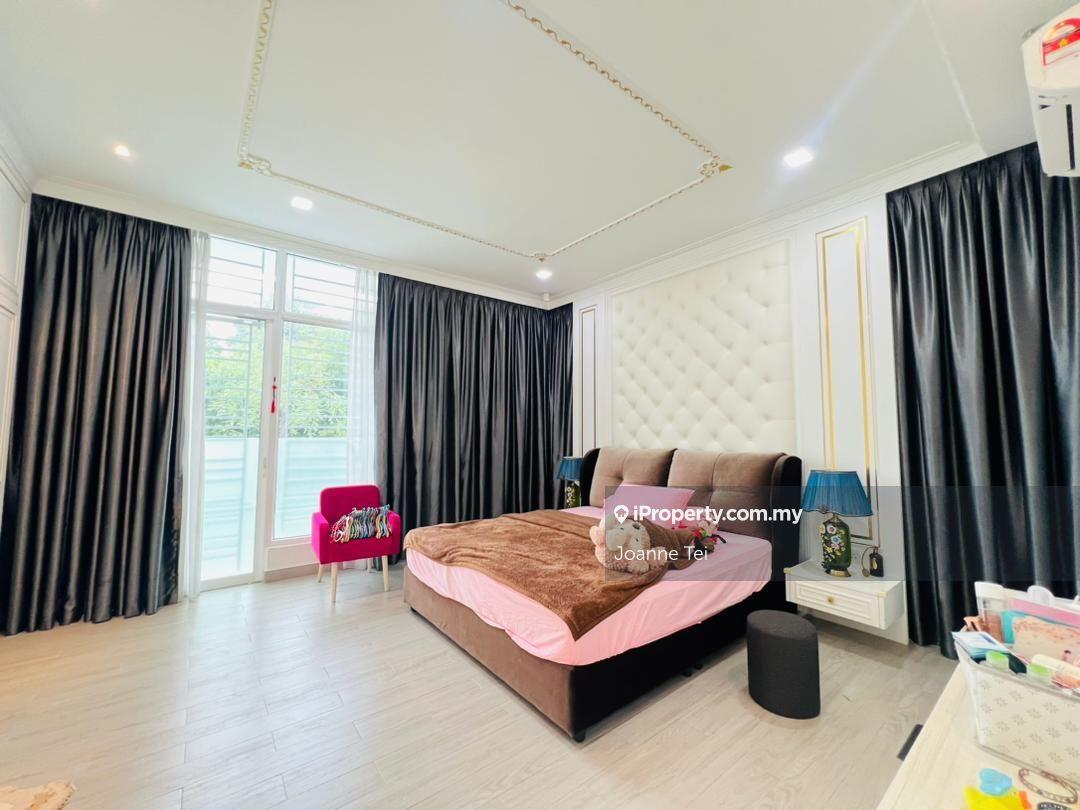 Fully Furnished 3 Storey Clover Garden Residence