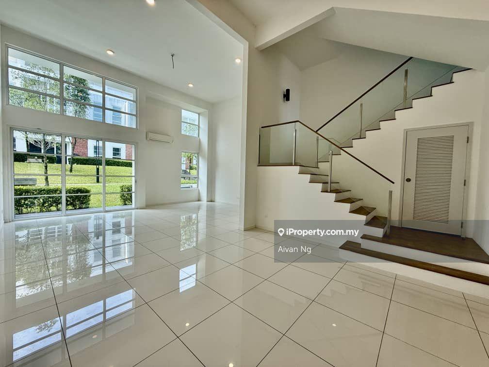 3 Storey Garden Terrace House with Club House