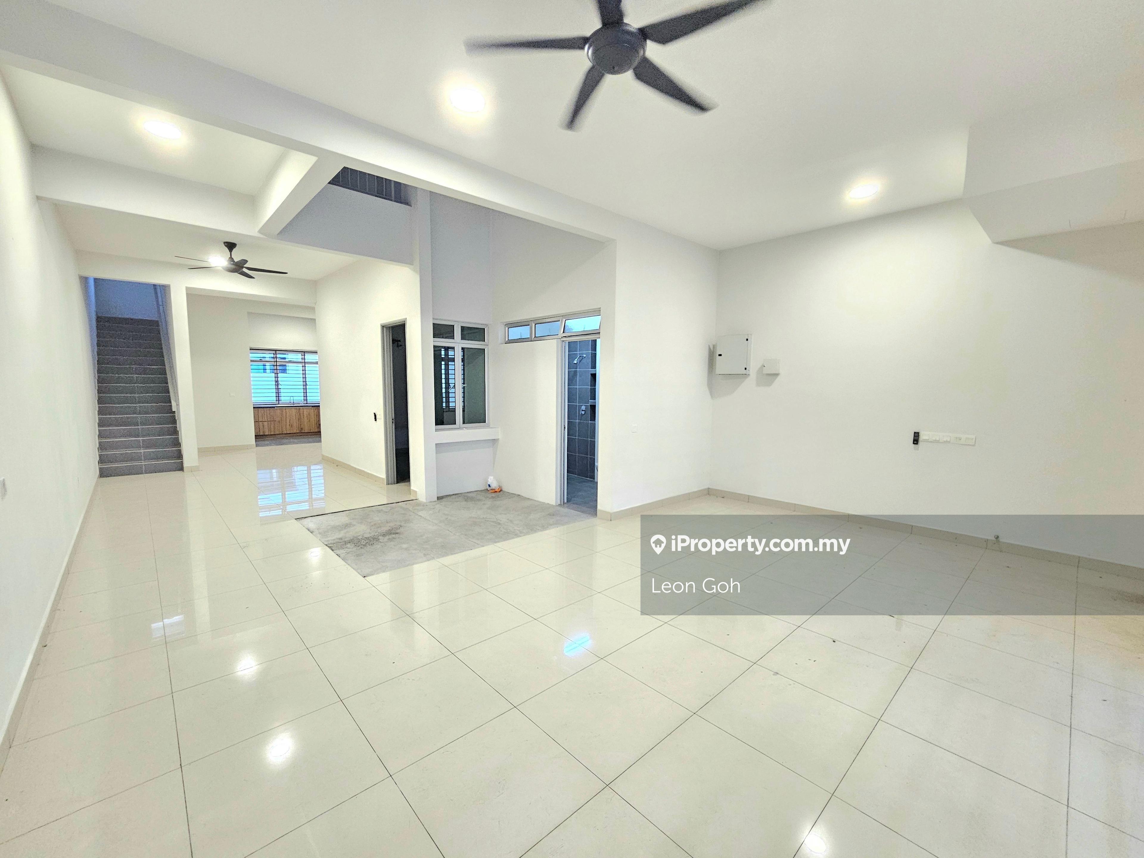 22 X 80 Bandar Rimbayu Link House For Sale