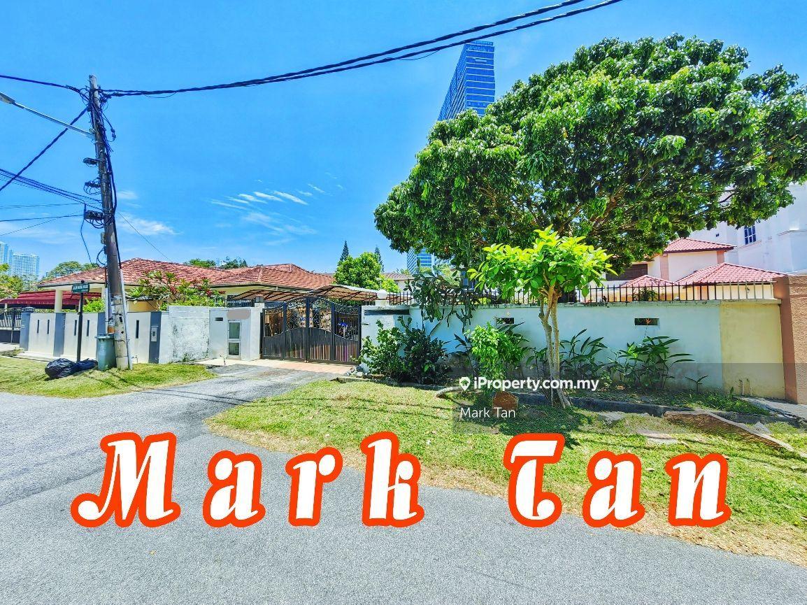 2 Sty Bungalow For Sales - Big Land Area