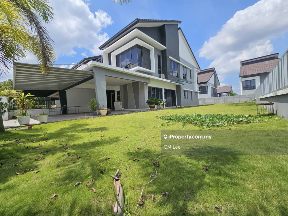 Hemingway Semi-D Fully Furnished For Sale