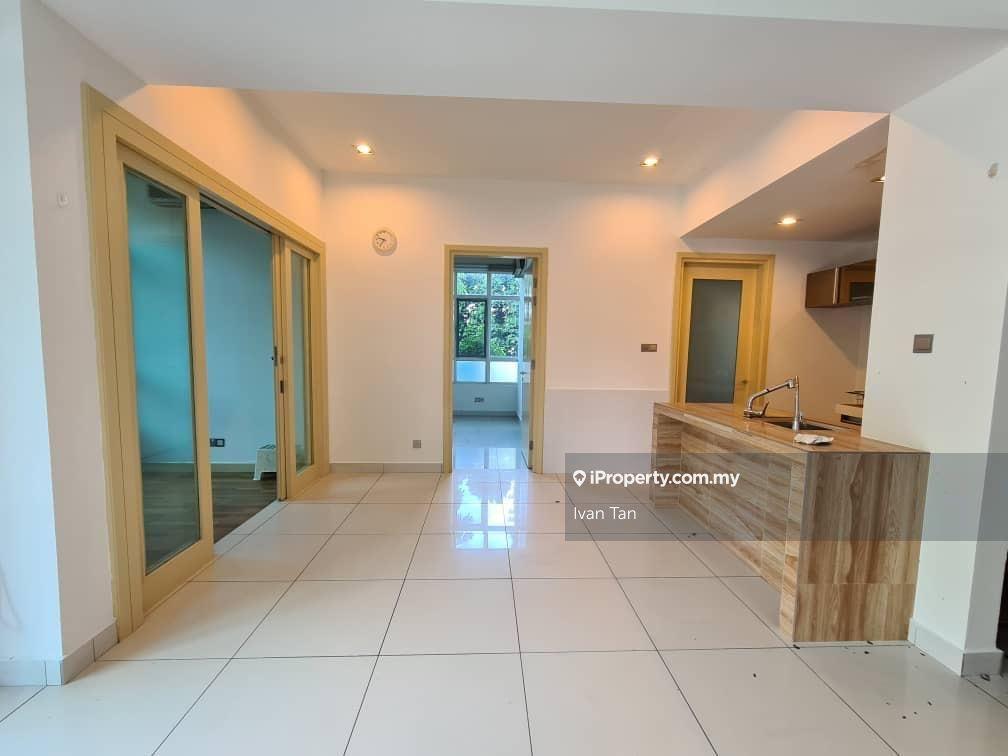 Cozy condo with own private garden at Mont Kiara