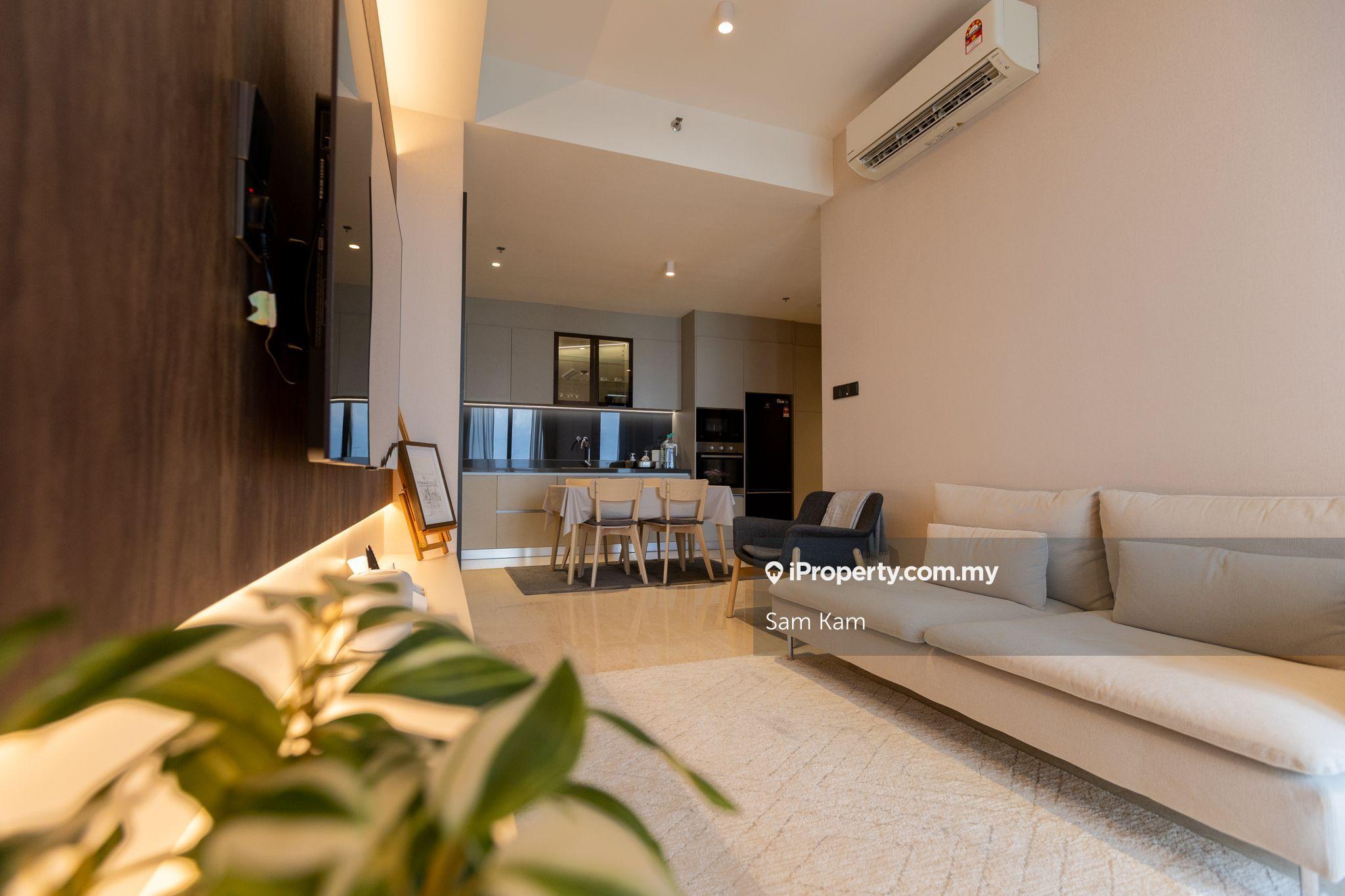 High-Floor corner lot Tastefully Furnished unit