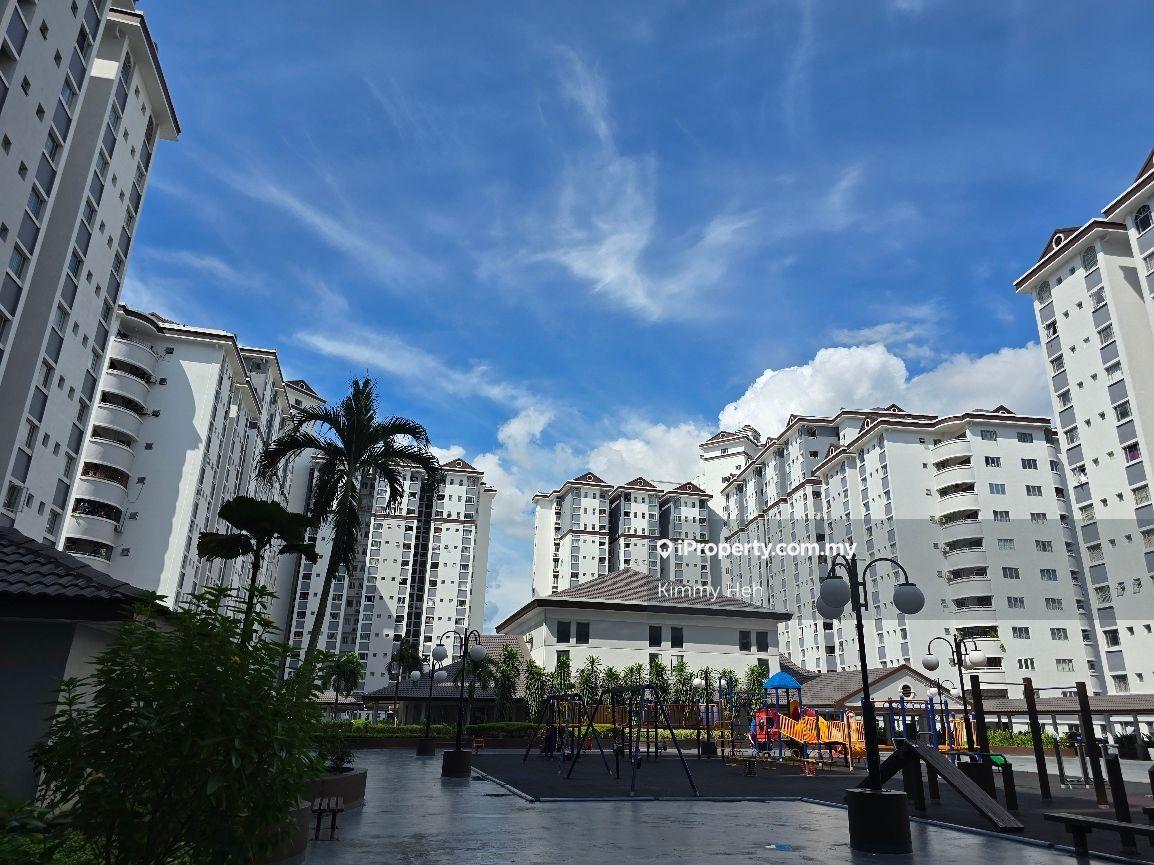 D'aman Crimson condominium