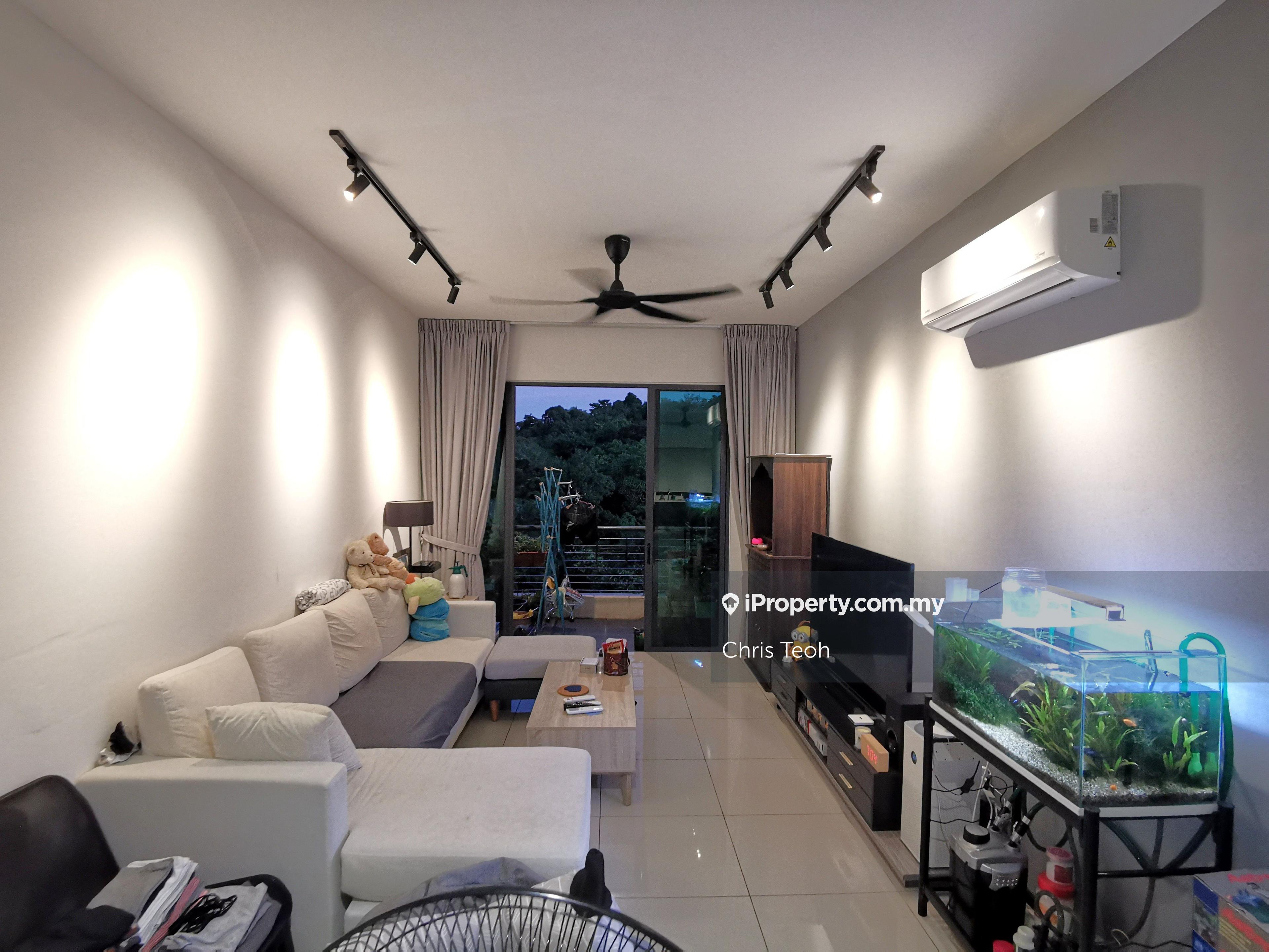 Mid floor, fully furnished & with nice greenery view!