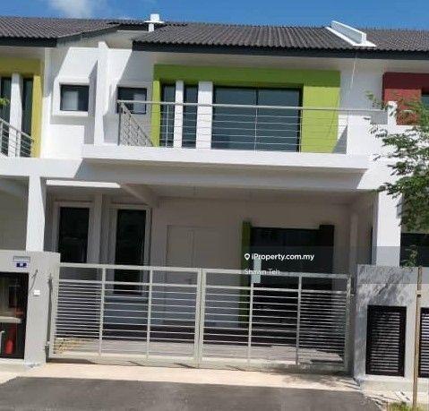 Freehold, One Krubong, 4 rooms 2 storey terrace, gated and guarded