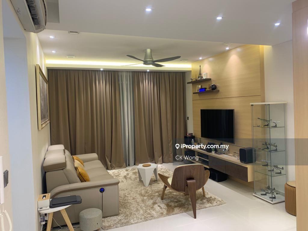 Nice Unit with Full Furnish