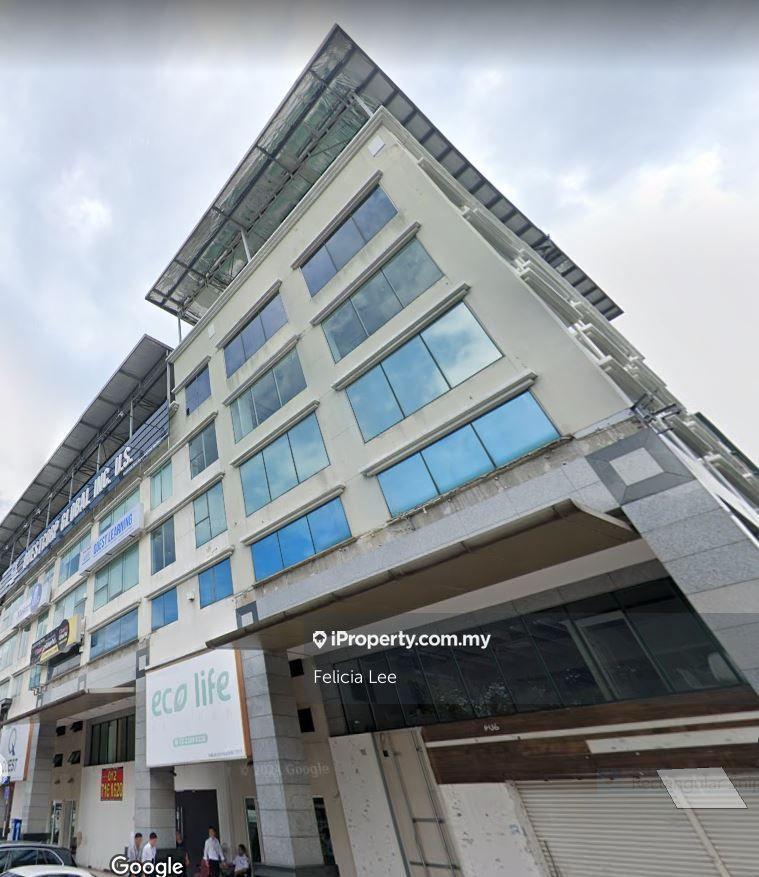 6 Storey Corner Shop Office With 4.8% Yield