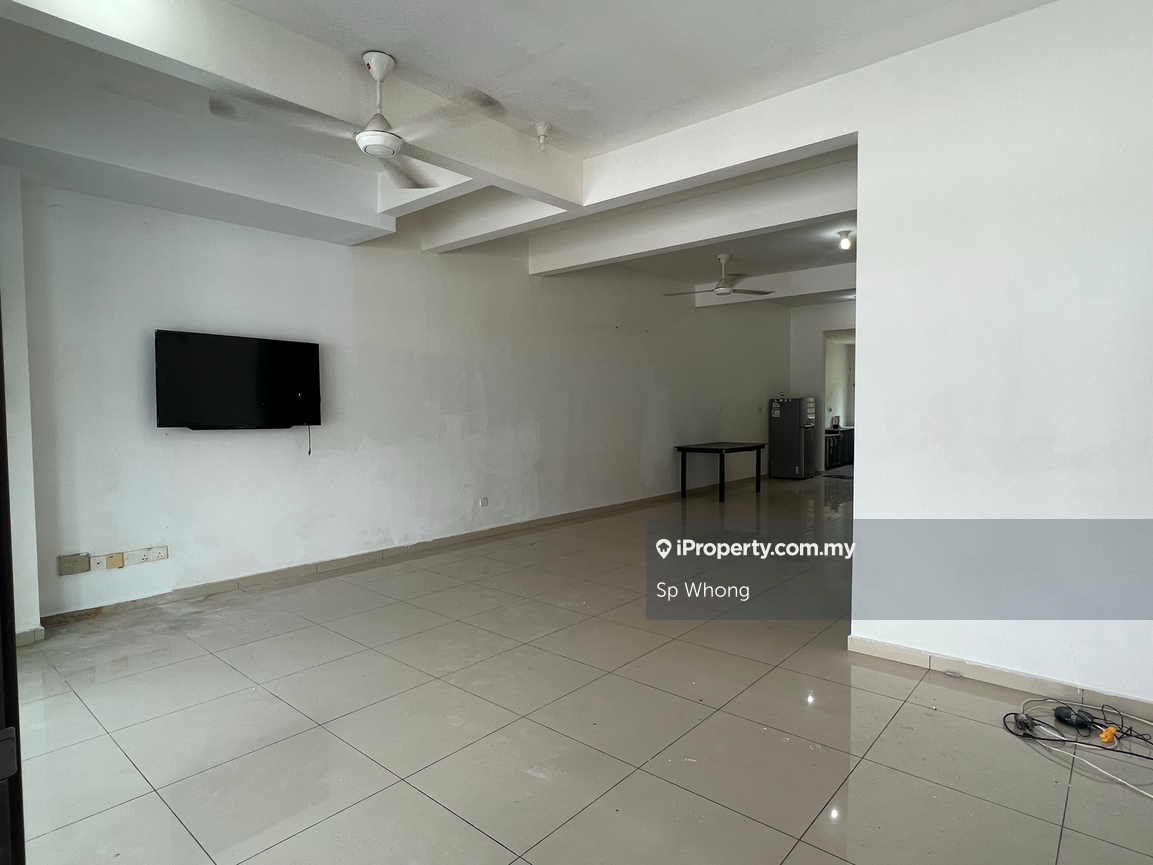 Gated & guarded with facilities, small group community