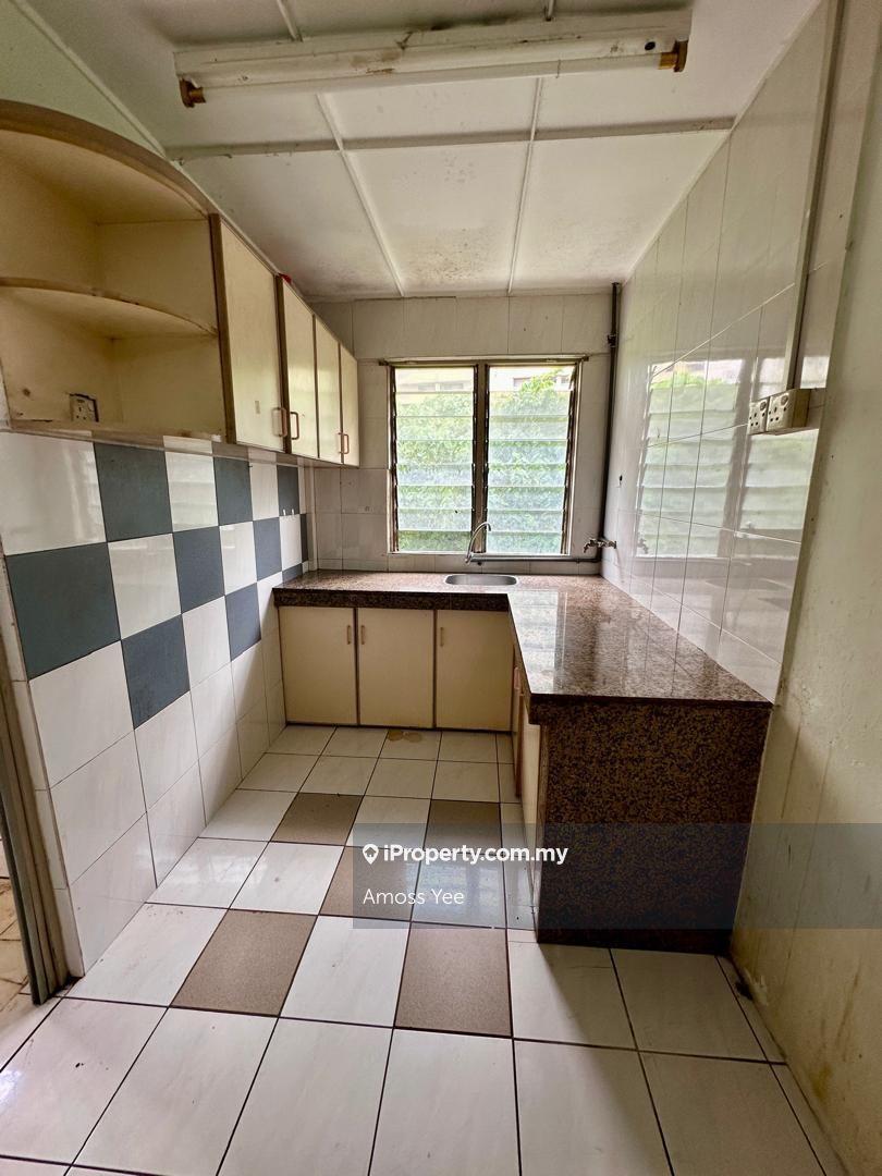 Desa Petaling walk up Flat for Sale