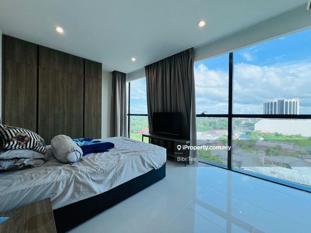Kozi square big unit for rent with carpark 