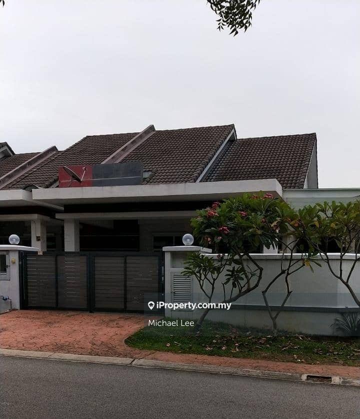 Setia Alam Catarina single storey corner lot.