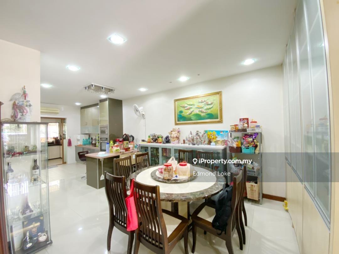 Damai Jaya 3 Sty House For Sell , Low Density 