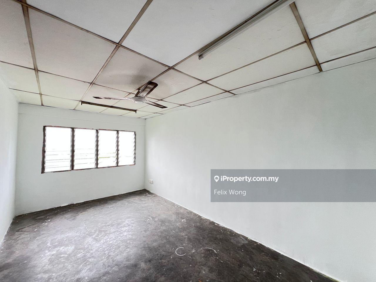 Below Market Putra Permai 3 Seri Kembangan Taman Equine Park For Sell