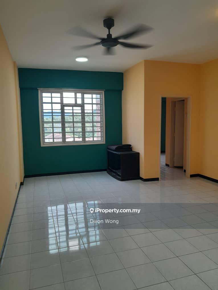 Garden park condo 3 bedrooms 2 bathrooms semi furnished