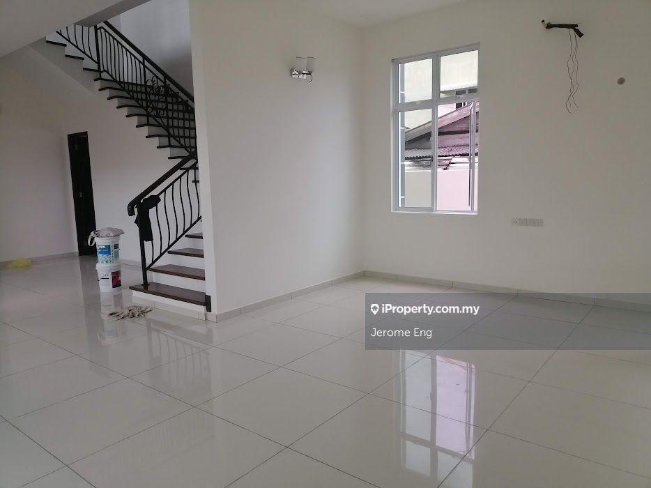 3 Storey Bungalow for Sale/Rent
