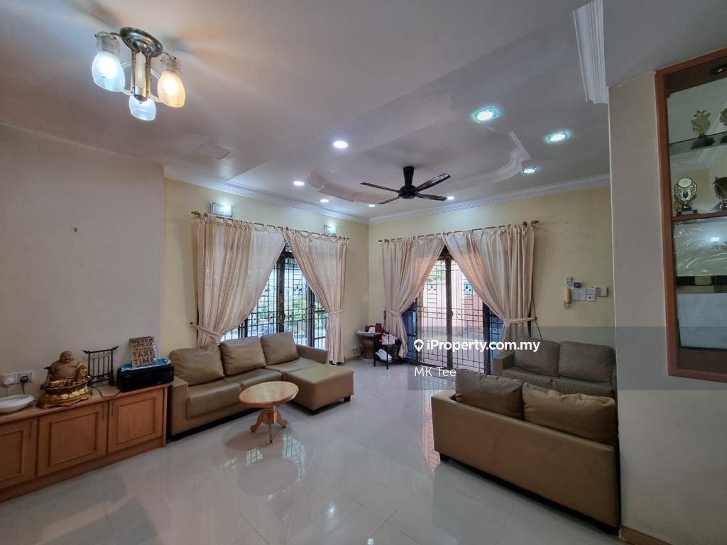 2 Storey Corner Semi-Detached House Selling At 2.2M Only !!