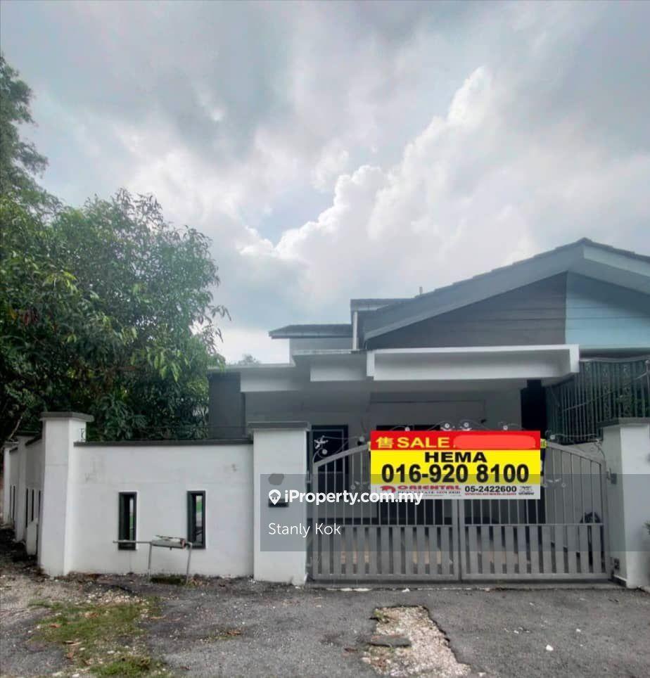 Beautiful & move in ready! double storey corner house 