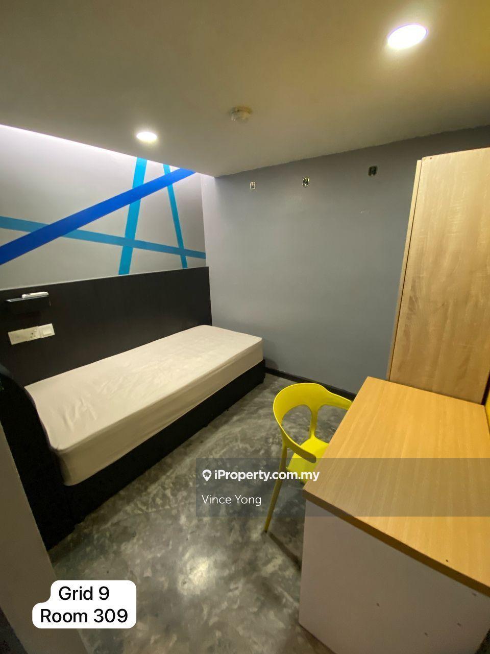Single Room for Rent with Private Toilet near MRT Maharajalela