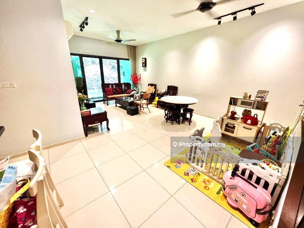 Freehold, Furnished, Well kept, excellent accessibility and amenities