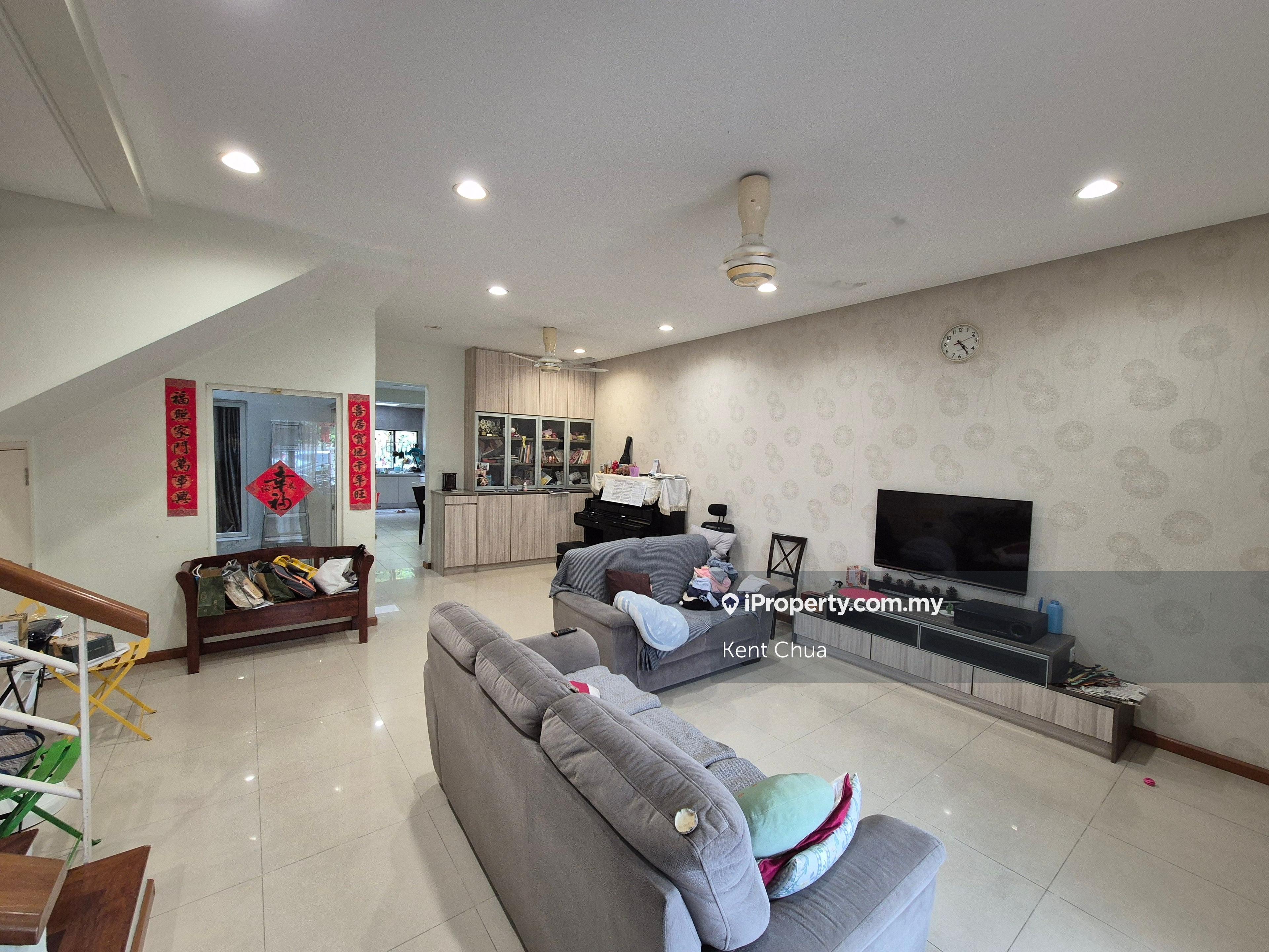 Limited tip top condition, extended and semi renovated 2sty unit!