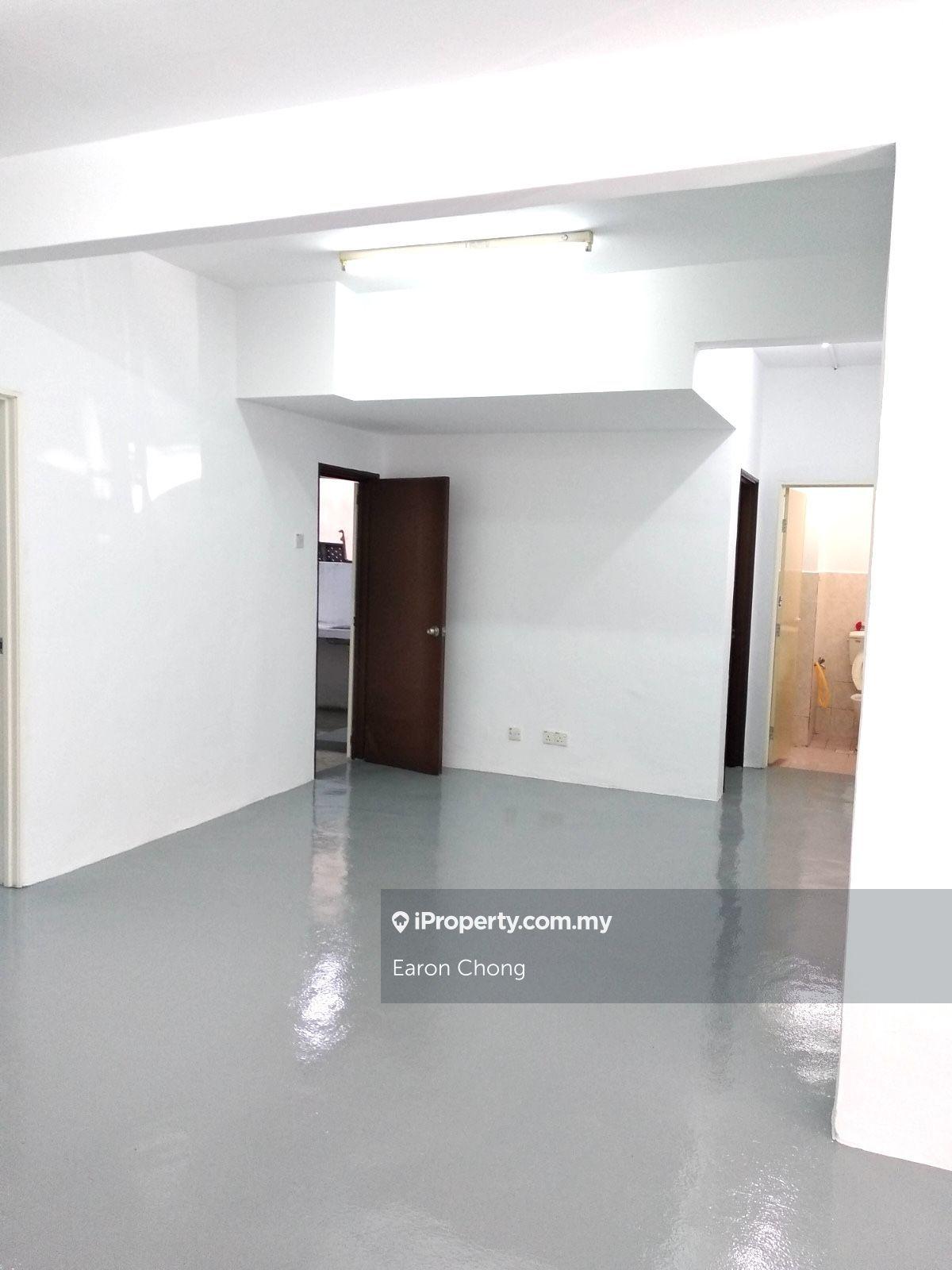 3room Partially Nearby hypermarket giant di alam damai Cs Pasaraya Tun